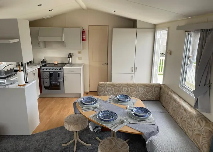 Whitstable 2 Bed Fully Fitted Seaside Caravan