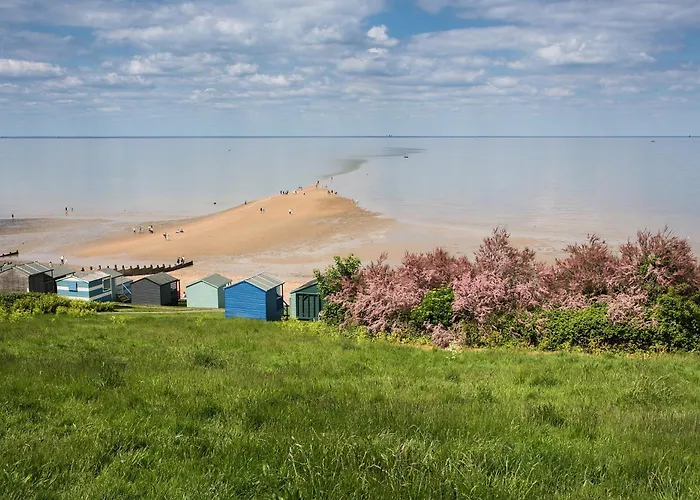 Whitstable 2 Bed Fully Fitted Seaside Caravan