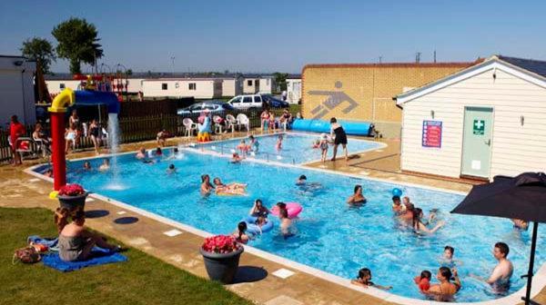 Whitstable 2 Bed Fully Fitted Seaside Caravan * Seasalter