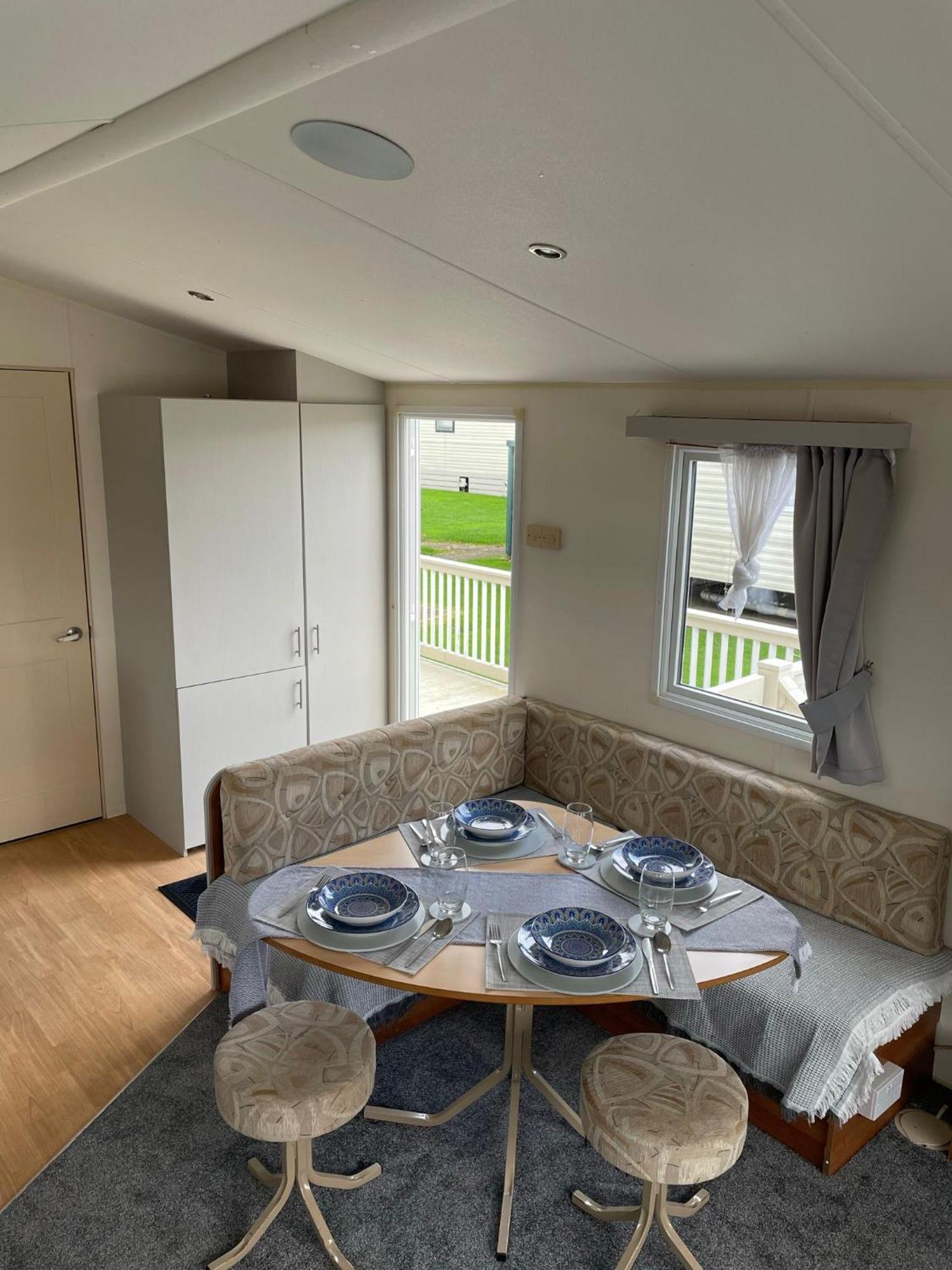Whitstable 2 Bed Fully Fitted Seaside Caravan Campsite