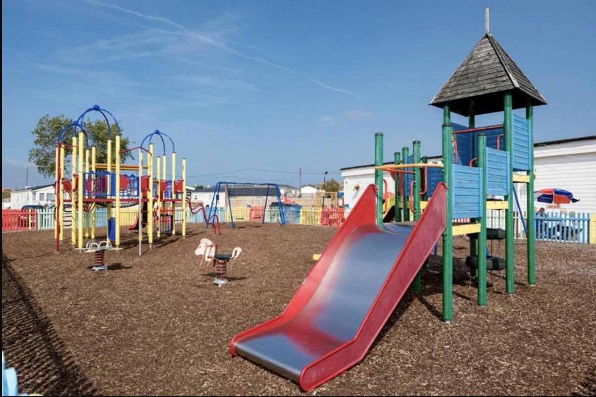 Campsite Whitstable 2 Bed Fully Fitted Seaside Caravan