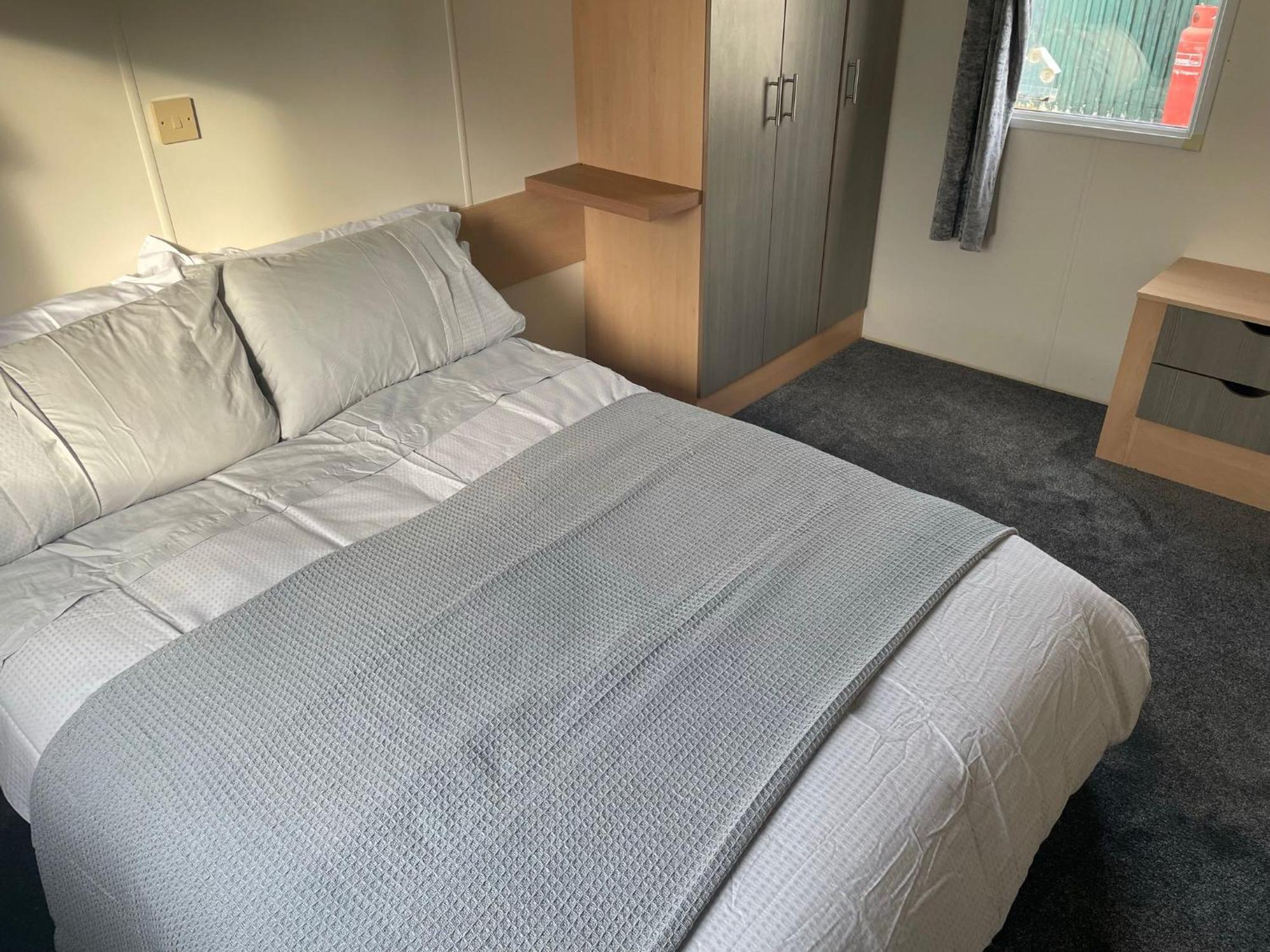 Whitstable 2 Bed Fully Fitted Seaside Caravan *