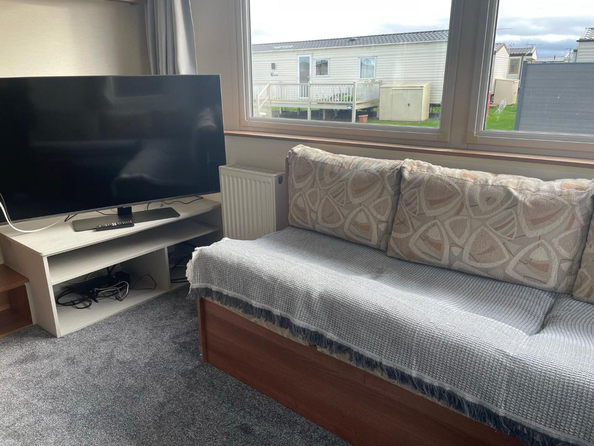 Whitstable 2 Bed Fully Fitted Seaside Caravan Seasalter